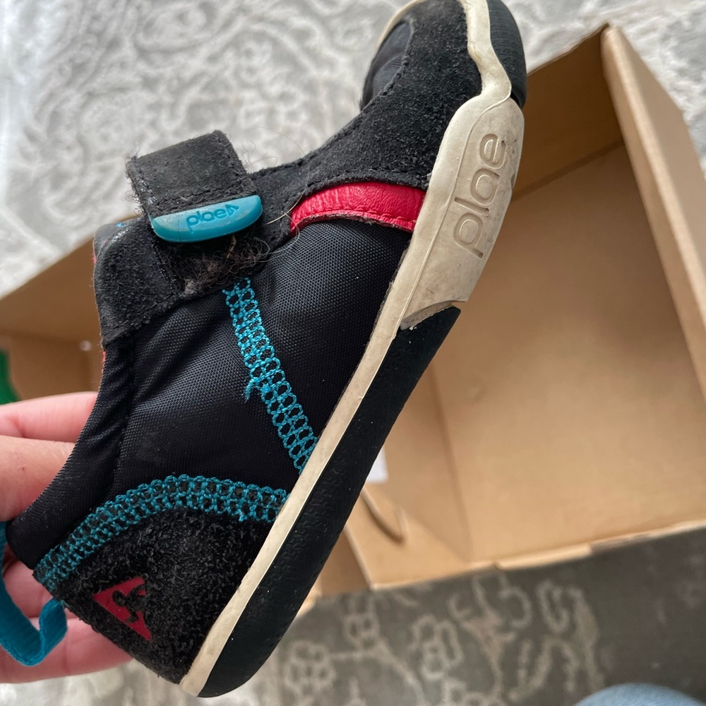 Pre loved plae shoes